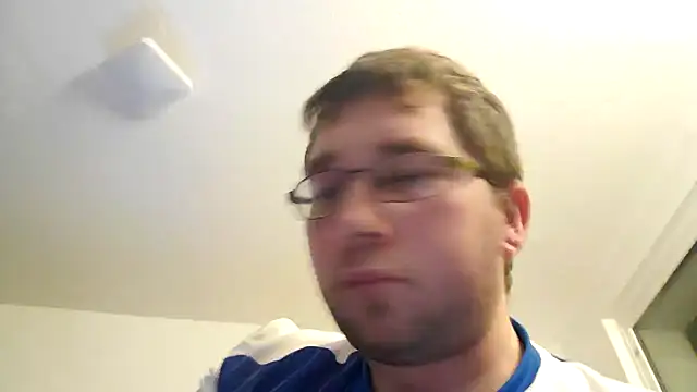 stivi2526 online show from September 28, 2025, 9:44 pm