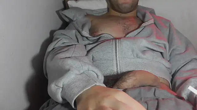 cazzo18cm3 online show from December 18, 2025, 10:35 pm