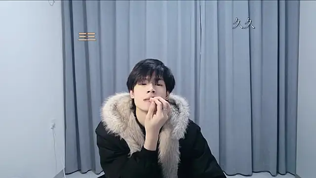 stripcha-798 online show from March 27, 2026, 6:33 am