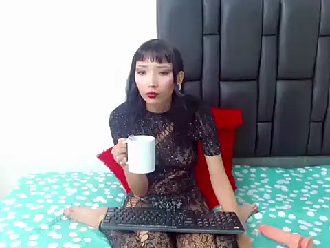 marciana eren online show from November 10, 2025, 2:22 pm