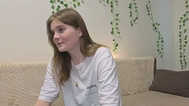 AddieRozo online show from October 8, 2025, 7:21 am