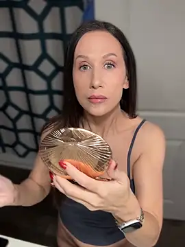 xxxEffyxxx online show from October 12, 2025, 6:31 pm