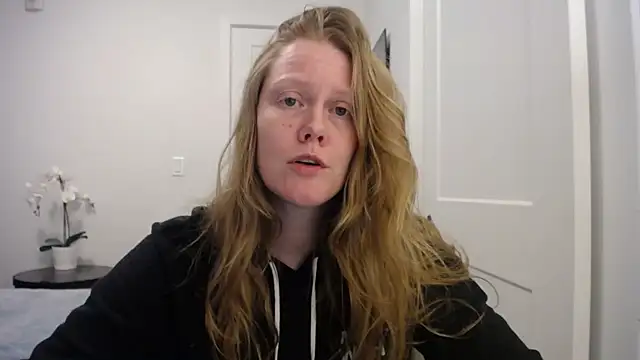 naughtyfox89 online show from April 18, 2026, 3:20 am