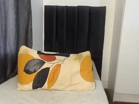 Black-RoseX online show from November 27, 2025, 11:10 am