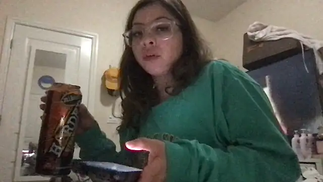 Snapshot of bunnygorl12 chatting on March 5, 2026, 6:21 am bunnygorl12 online show from March 5, 2026, 6:21 am