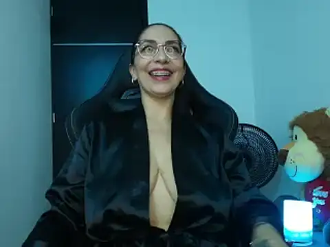 Angel blackhot online show from April 14, 2026, 3:11 am