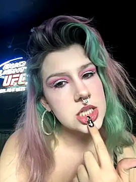 xxIvyDragonbornxx online show from October 1, 2025, 1:55 am