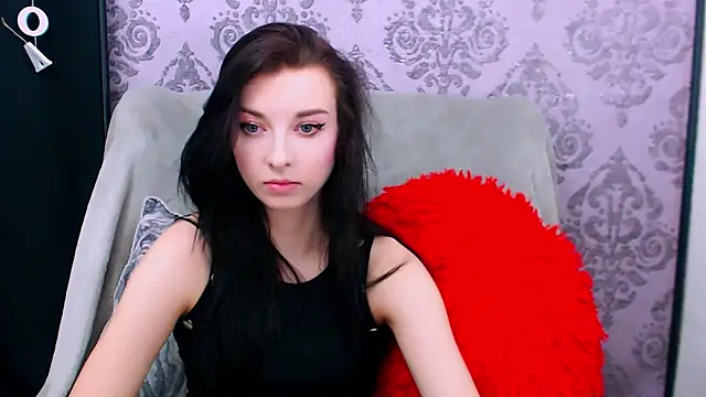 Snapshot of DominantLuna chatting on May 24, 2026, 7:36 pm DominantLuna online show from May 24, 2026, 7:36 pm