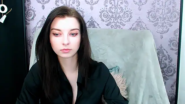 DominantLuna online show from February 2, 2026, 8:19 pm