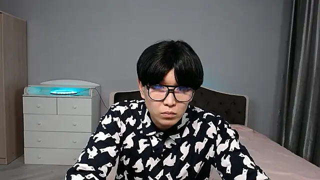 KaiChicken online show from December 2, 2025, 7:59 pm