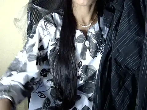 Snapshot of Shazi_1 chatting on December 4, 2025, 9:19 am Shazi 1 online show from December 4, 2025, 9:19 am