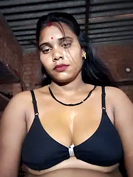 Katrina kaif143 online show from April 3, 2026, 5:14 am