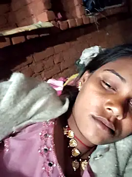 Katrina kaif143 online show from December 17, 2025, 3:28 pm