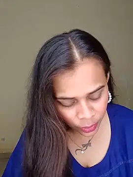 Snapshot of Naughtysilk chatting on October 15, 2025, 8:17 pm Naughtysilk online show from October 15, 2025, 8:17 pm