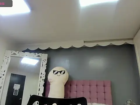 Snapshot of lola_cook chatting on November 13, 2025, 8:02 pm lola cook online show from November 13, 2025, 8:02 pm