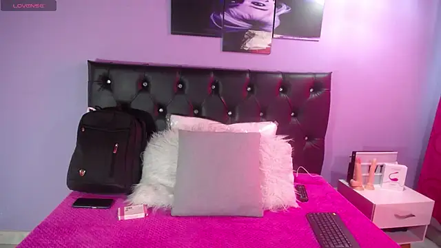 Snapshot of Jazmin_ny chatting on November 19, 2025, 1:55 pm Jazmin ny online show from November 19, 2025, 1:55 pm