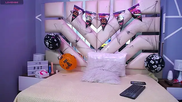 Snapshot of Jazmin_ny chatting on October 18, 2025, 1:46 pm Jazmin ny online show from October 18, 2025, 1:46 pm