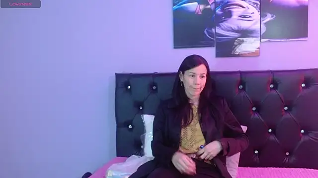 Snapshot of Jazmin_ny chatting on October 25, 2025, 1:56 pm Jazmin ny online show from October 25, 2025, 1:56 pm