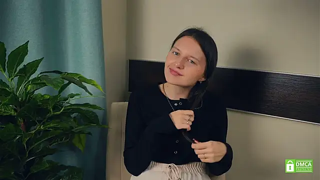 JanellHousen online show from October 3, 2025, 8:05 am