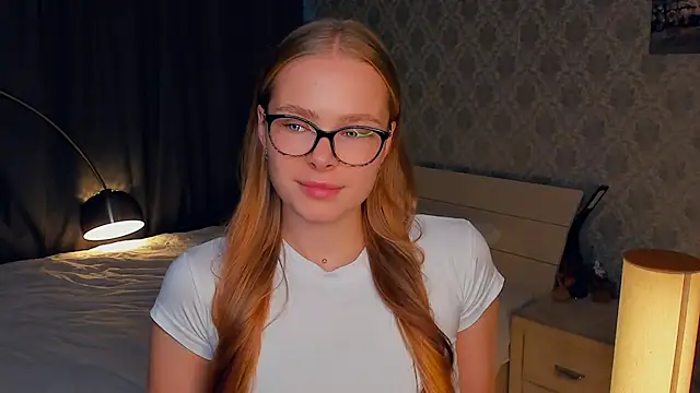 LibbyVenzeio online show from October 17, 2025, 7:22 am