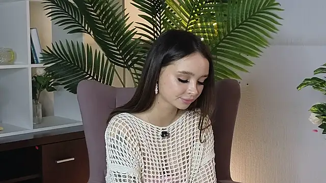 Snapshot of MaricaKerst chatting on October 16, 2025, 1:30 pm MaricaKerst online show from October 16, 2025, 1:30 pm