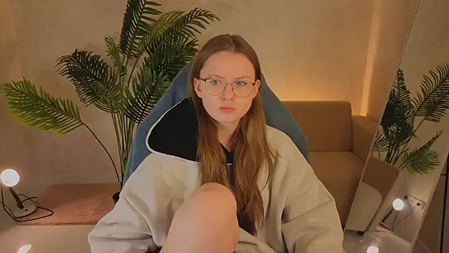 SirenaBlessing online show from November 13, 2025, 1:20 am