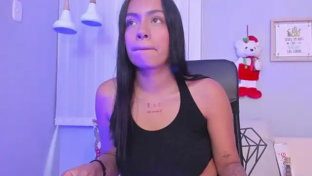 Snapshot of Lilo_Rose chatting on November 13, 2025, 12:31 pm Lilo Rose online show from November 13, 2025, 12:31 pm