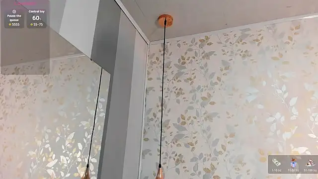 Luciaoregon online show from November 8, 2025, 1:14 pm