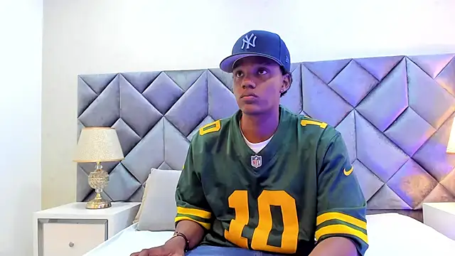 jax black online show from October 3, 2025, 12:17 pm