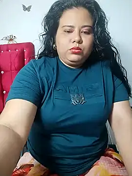 Snapshot of Tania_cruz_ chatting on February 3, 2026, 5:49 am Tania cruz online show from February 3, 2026, 5:49 am