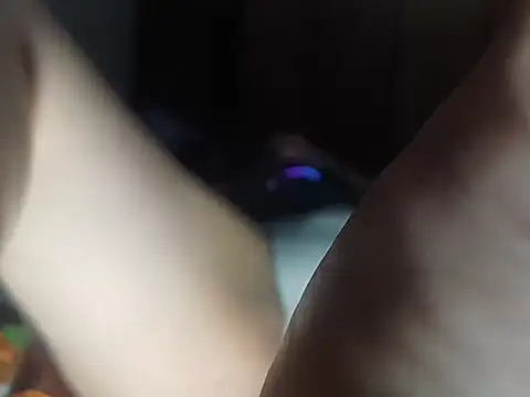 macKnd online show from October 30, 2025, 6:49 pm