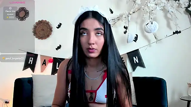 cloe taylor   online show from October 22, 2025, 3:17 am