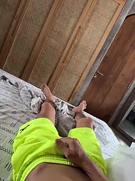 HenryLee1983-cums online show from October 5, 2025, 2:13 am