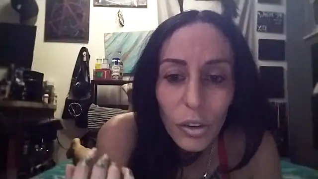 inkdhollow1 online show from October 5, 2025, 3:30 am