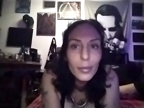 inkdhollow1 online show from October 6, 2025, 4:46 am