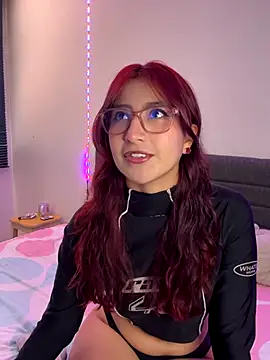 saramooon online show from December 4, 2025, 1:32 pm