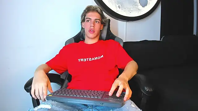 Lucian grey online show from November 10, 2025, 5:01 am