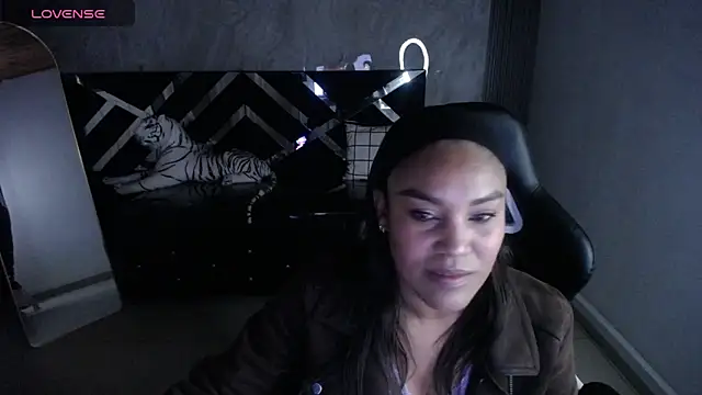 kamala a online show from October 7, 2025, 4:02 am