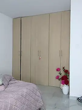 Zoe riivas online show from November 4, 2025, 11:08 pm