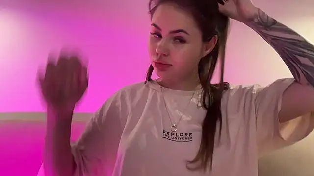 AlmaryKim online show from November 8, 2025, 9:18 pm