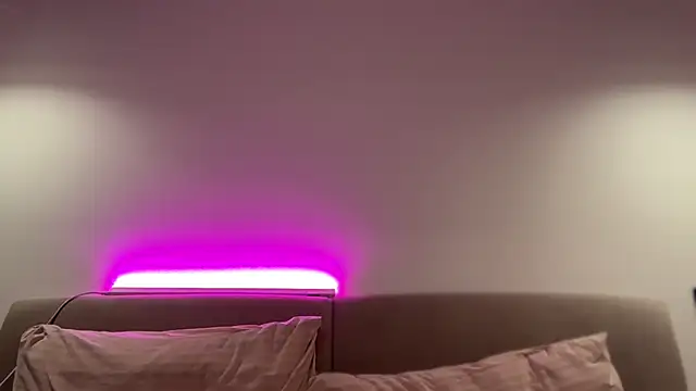 AlmaryKim online show from October 9, 2025, 8:53 pm