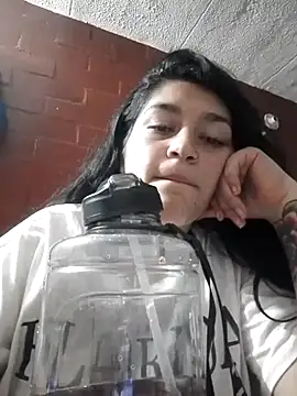 alejitasweet online show from October 18, 2025, 2:24 am