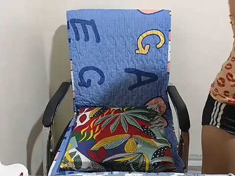 Snapshot of Sweetest_Zara18xx chatting on March 1, 2026, 12:49 pm Sweetest Zara18xx online show from March 1, 2026, 12:49 pm