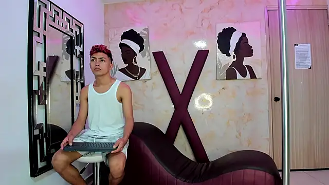 Snapshot of VERY_HOT_GUYS chatting on February 10, 2026, 1:21 pm VERY HOT GUYS online show from February 10, 2026, 1:21 pm