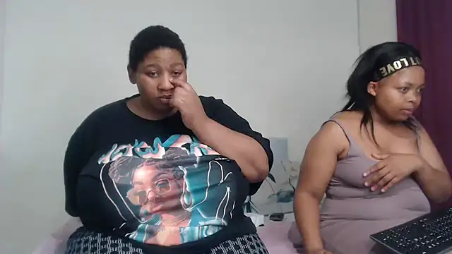 PIXIEBITCHXXX26 online show from March 8, 2026, 9:07 pm