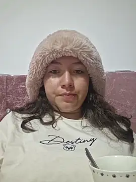 annyaparis online show from January 7, 2026, 12:26 am