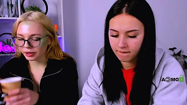 Snapshot of vivy_star1 chatting on November 1, 2025, 8:14 pm vivy star1 online show from November 1, 2025, 8:14 pm