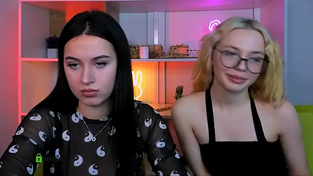 Snapshot of vivy_star1 chatting on November 15, 2025, 9:35 am vivy star1 online show from November 15, 2025, 9:35 am