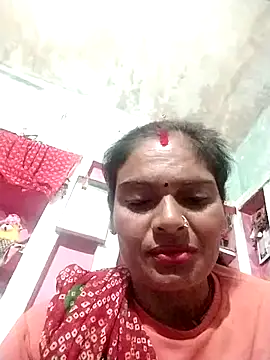 LOVE-VIKA online show from October 17, 2025, 4:42 pm