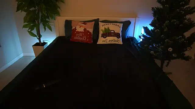 IsabelleDiorr online show from December 17, 2025, 8:36 pm